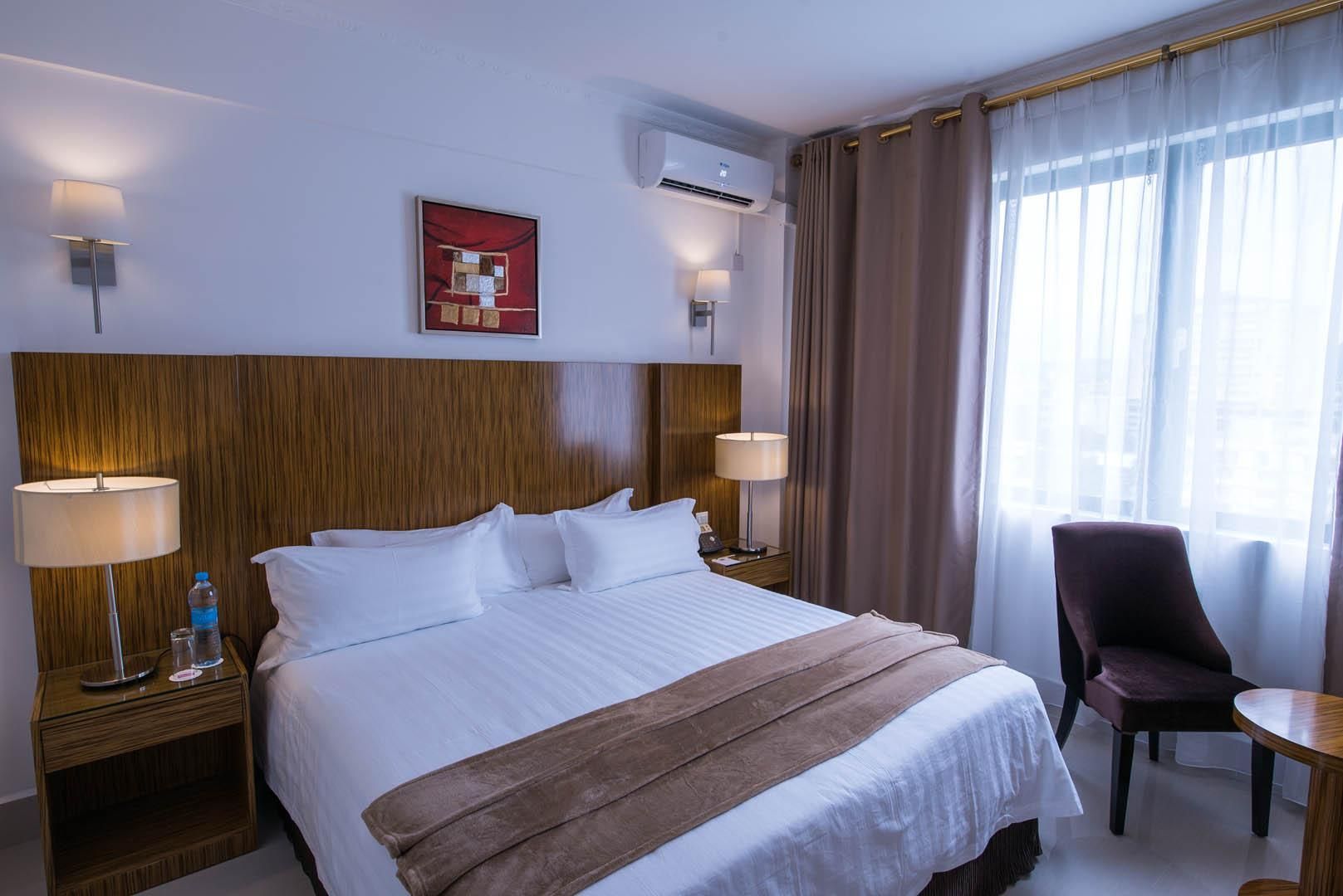 Palms Hotel Deluxe Room 5