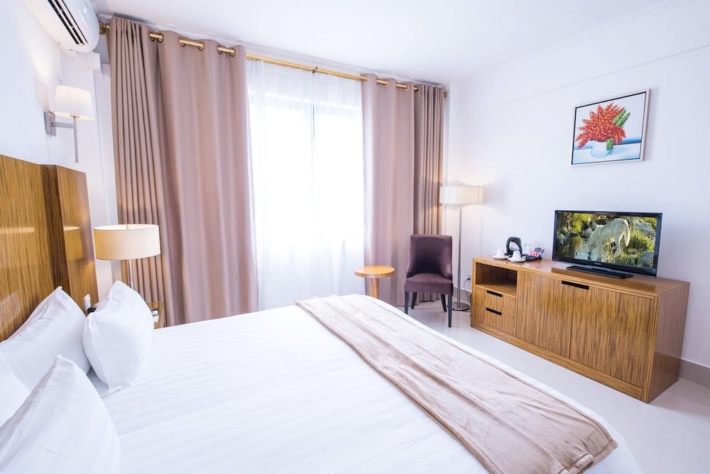 Palms Hotel Deluxe Room