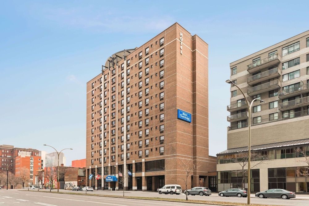 undefined Travelodge Hotel by Wyndham Montreal Centre 2