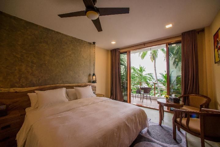 Deluxe Double Room with Balcony and Sea View