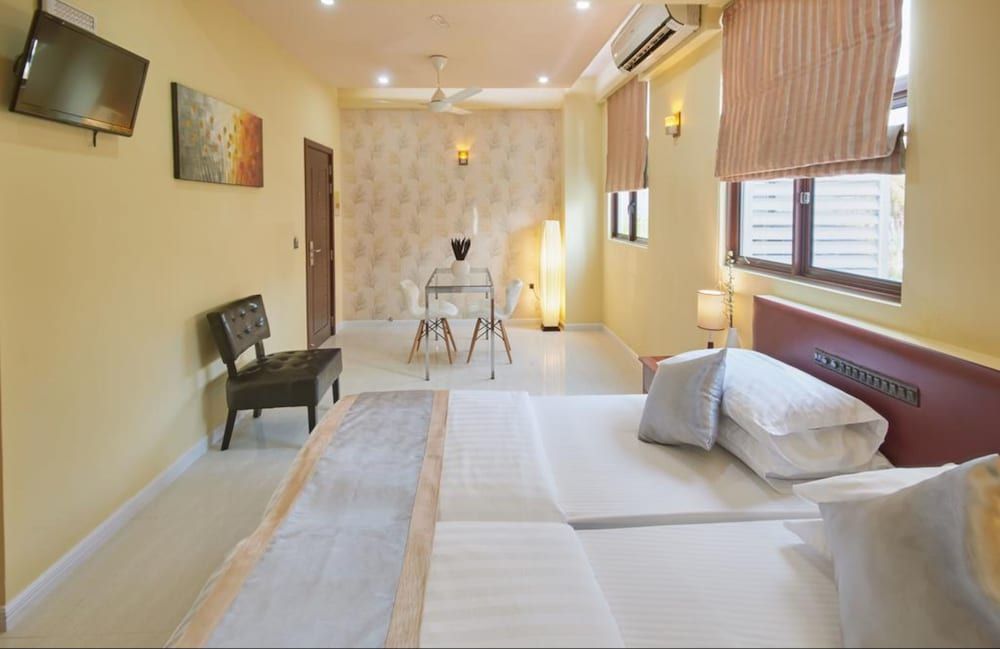 Lonuveli Super Deluxe Room + Free Airport Transfer 3