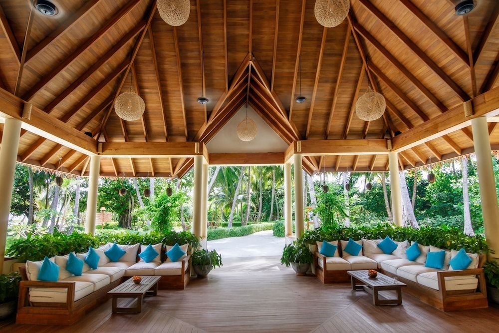 Reethi Faru Resort