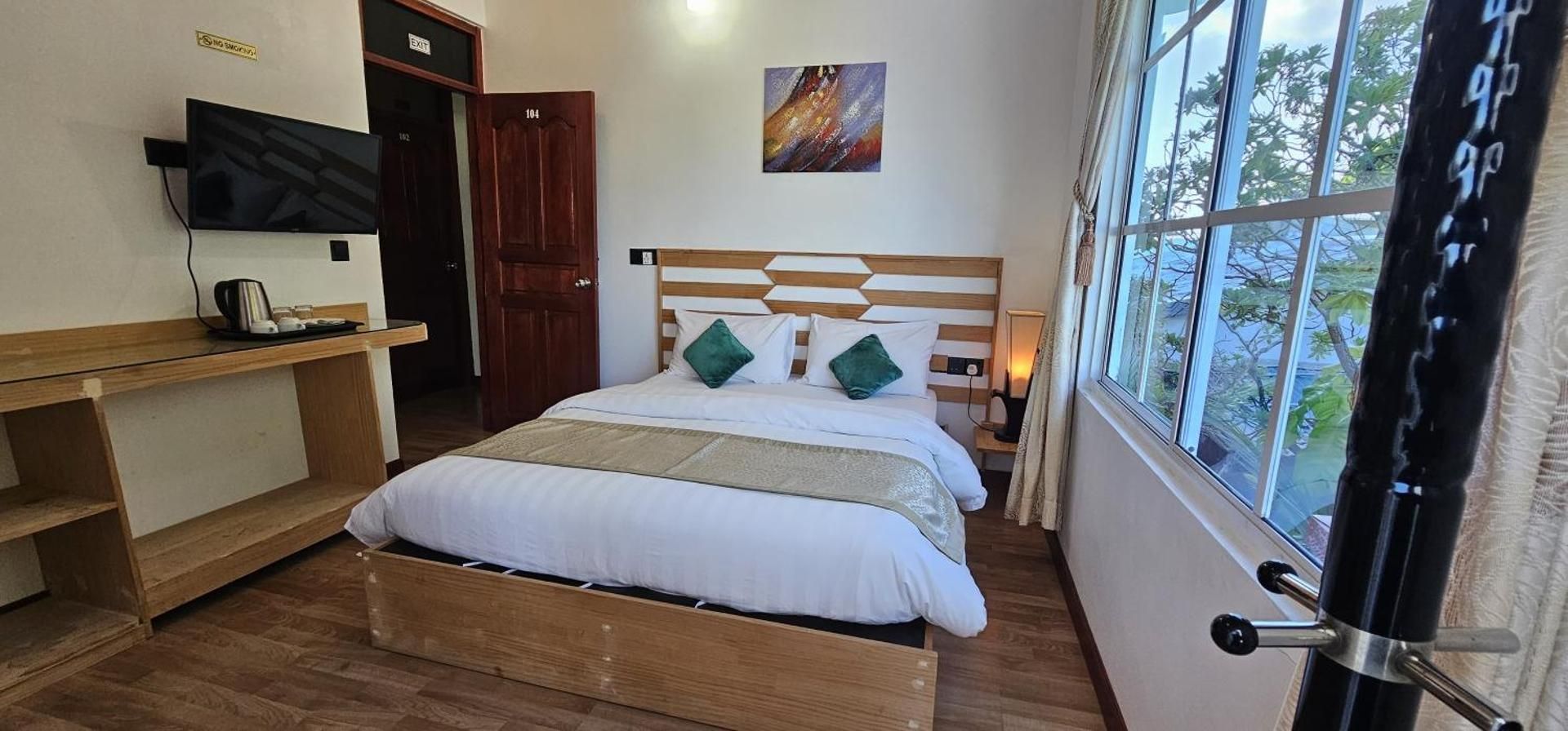 Sevinex Inn Double Room with Balcony 2