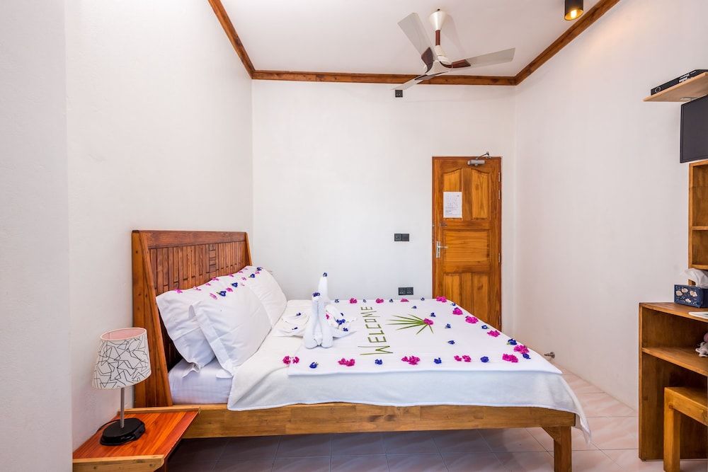 Ithaa Beach Maldives Double Room Beach Front Sea View 5