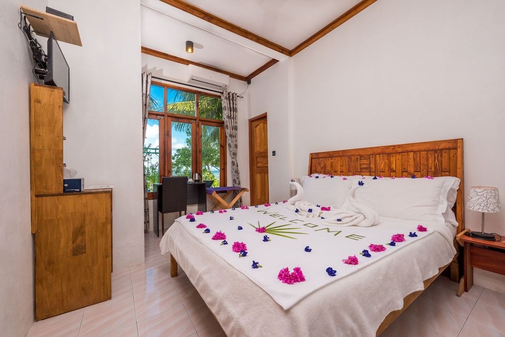 Ithaa Beach Maldives Double Room Beach Front Sea View 6