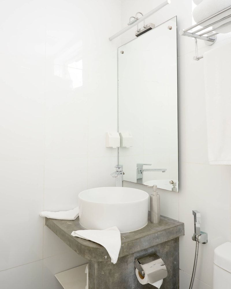 Bliss Dhigurah Compact Room 7