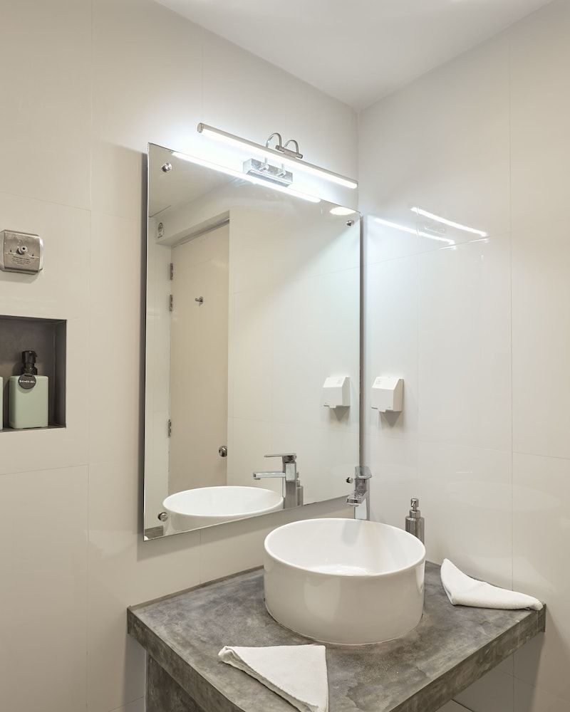 Bliss Dhigurah Twin Room 3