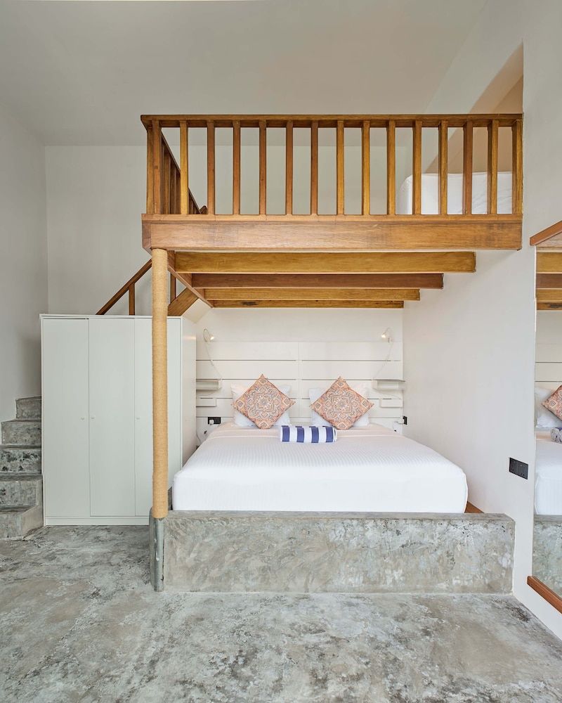 Bliss Dhigurah Executive Quadruple Room