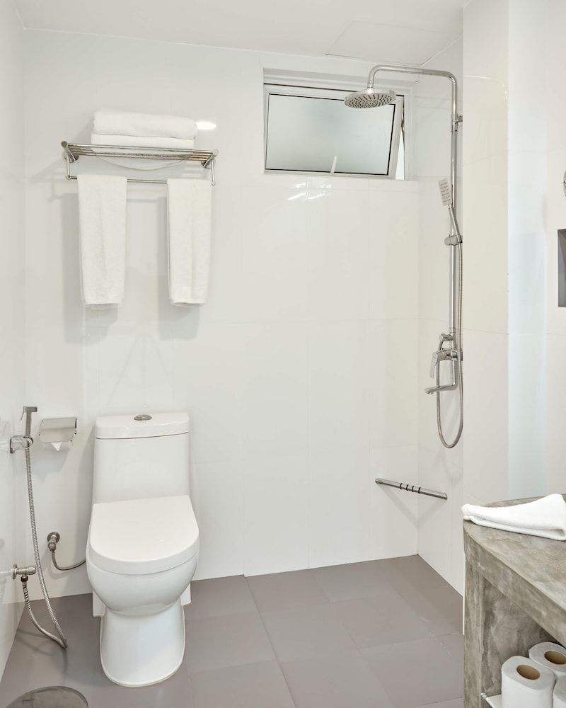 Bliss Dhigurah Twin Room 4