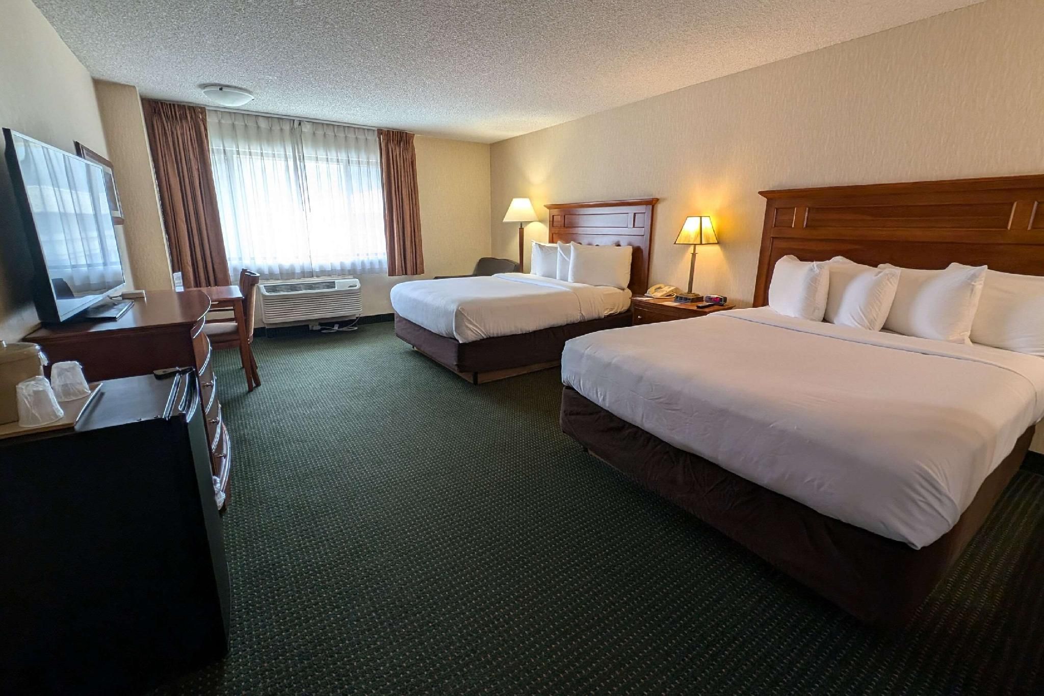 2 Queen Beds, Nonsmoking, Accessible