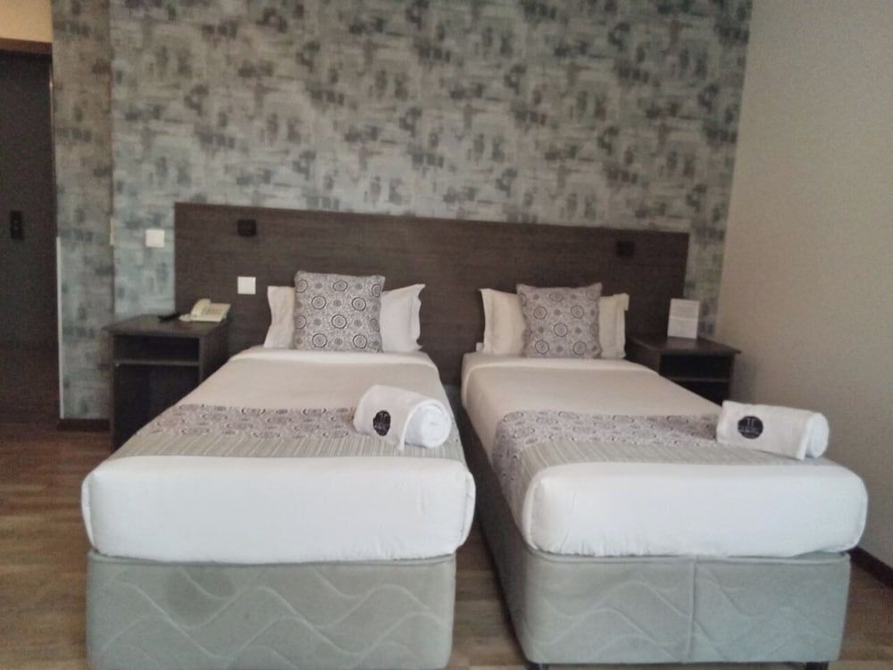 Hotel Kapital Standard Twin Room 2