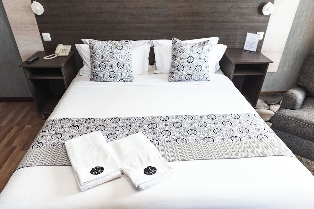 Hotel Kapital Deluxe Room 4