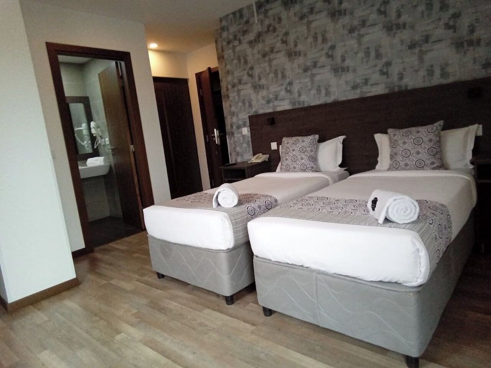 Hotel Kapital Standard Twin Room 4