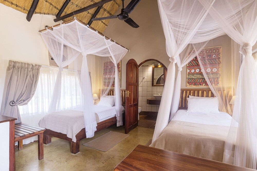 Hobatere Lodge Twin rooms 2