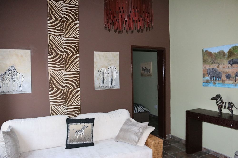Ijaba Lodge Family Room 6