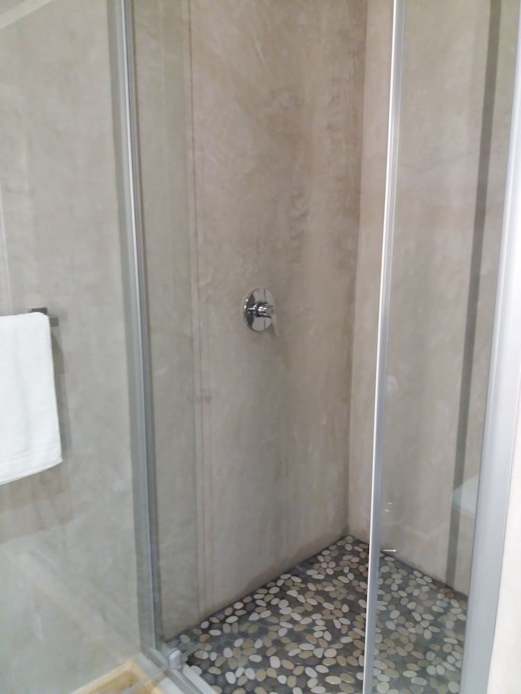 Hotel A La Mer Deluxe Twin Room, Non Smoking, Partial Ocean View 6