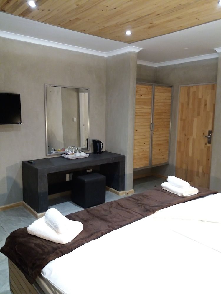 Hotel A La Mer Deluxe Twin Room, Non Smoking, Partial Ocean View 7