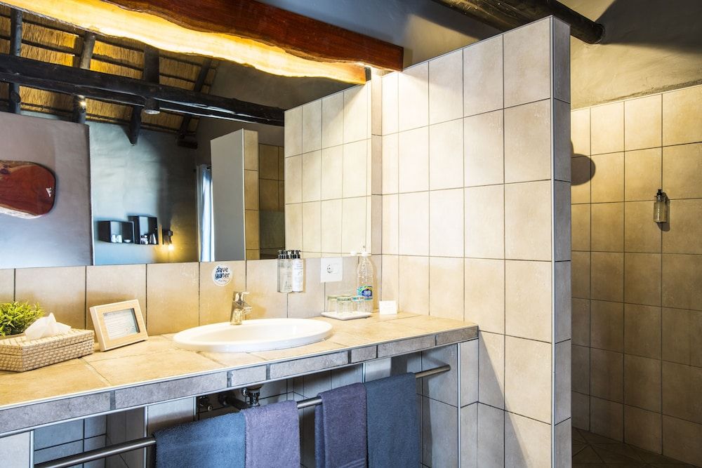 Ai Aiba - The Rockpainting Lodge Luxury Twin Room, Non Smoking, Mountain View 5