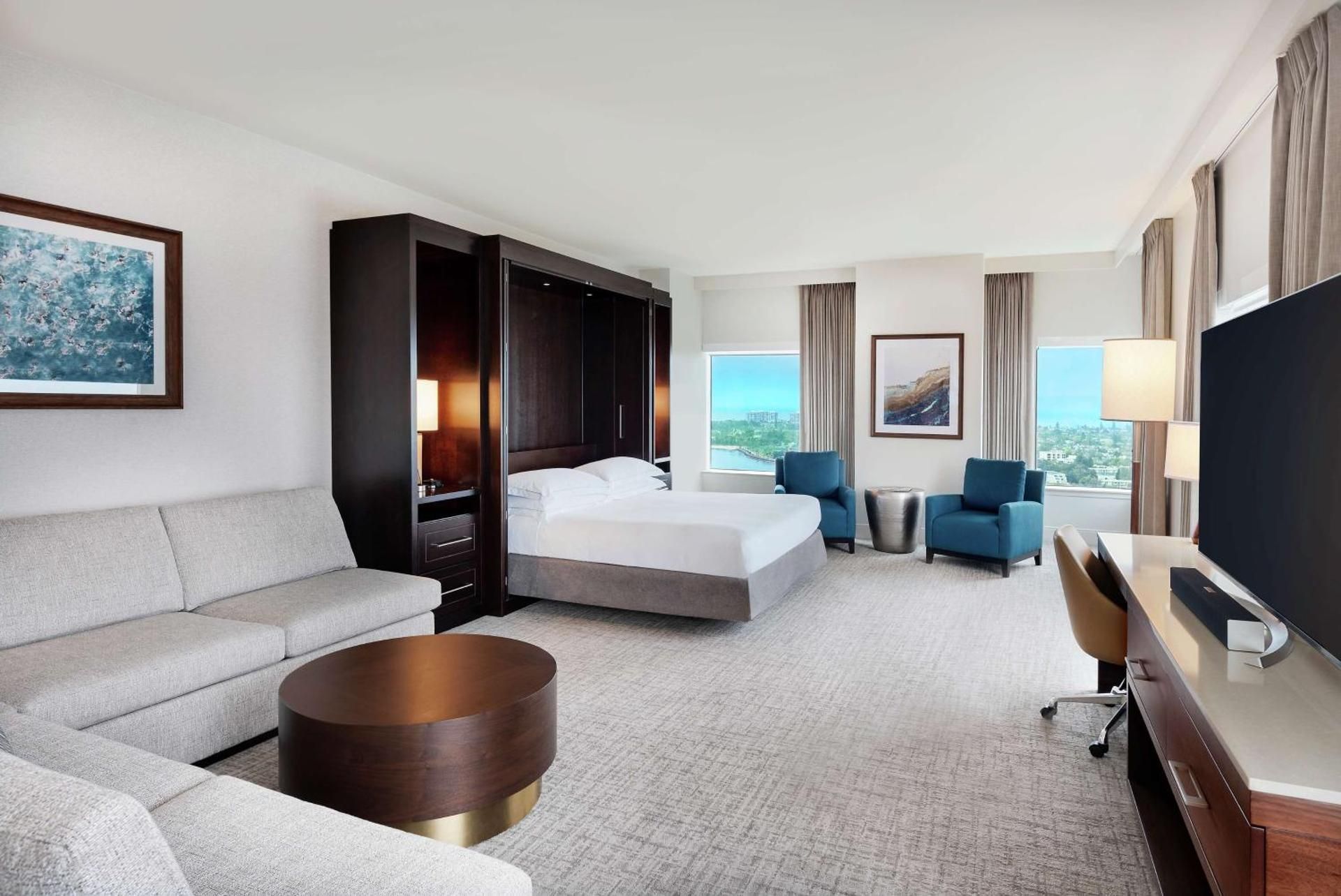 1 King Bedroom Bayfront Suite