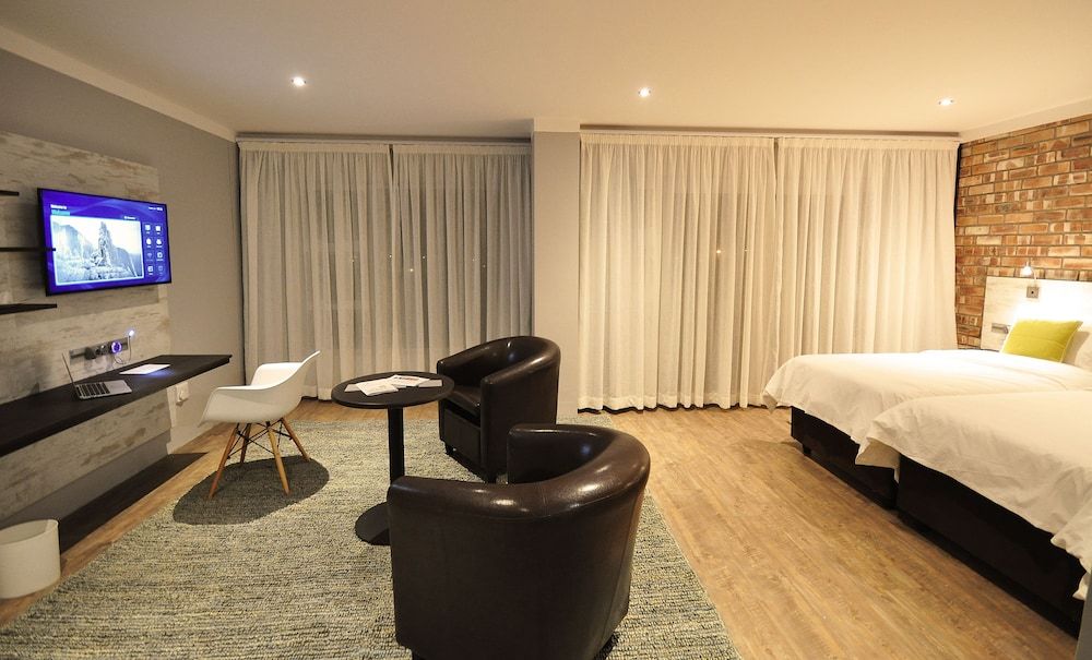 Swakopmund Plaza Hotel Junior Suite, 1 Bedroom, Partial Ocean View