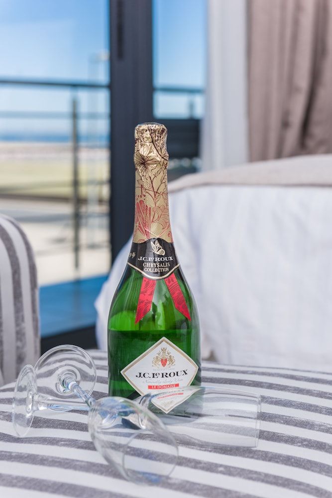 Room Service - Dining