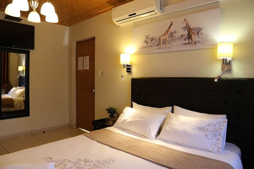 Tilla's Guesthouse Standard Double Room 2