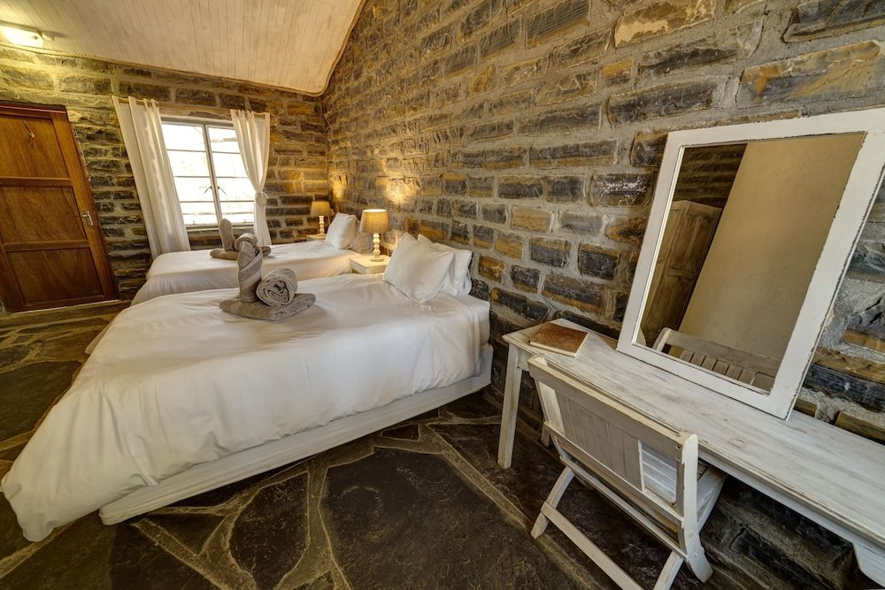 Neuras Wine & Wildlife Estate Rustic Chalet 2