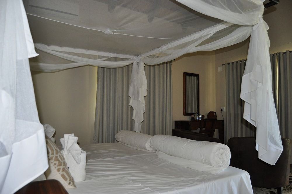 Shametu River Lodge Standard Family Chalet 2