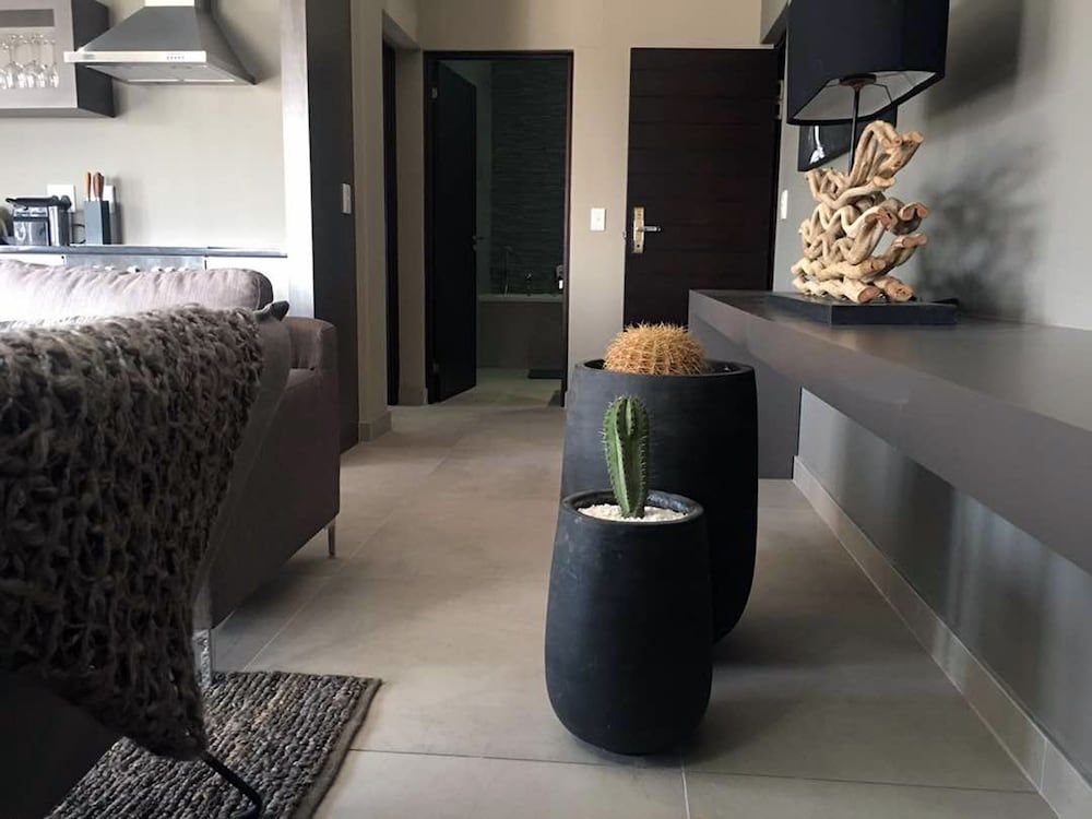 Atlantic Apartments Luxury Apartment, 1 Bedroom, Partial Ocean View 4