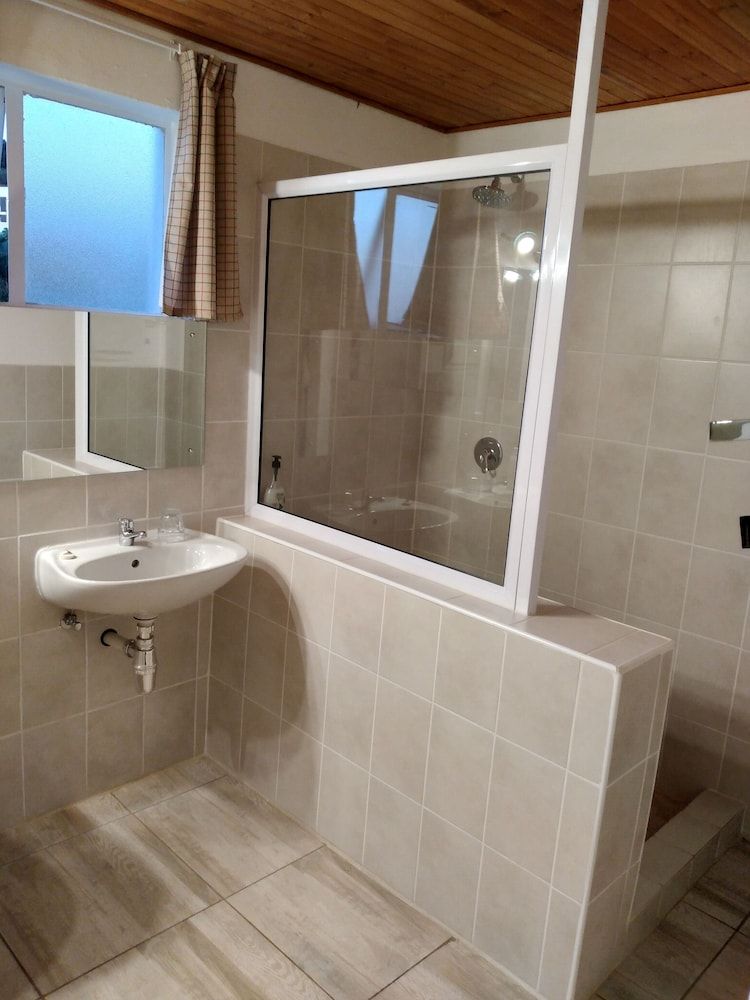 Hotel Uhland Standard Double Room 6