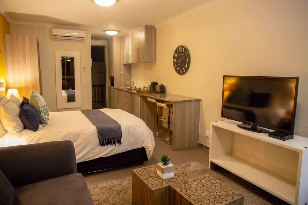 Desert Sands Boutique B&B - Self-Catering Studio Apartment 2