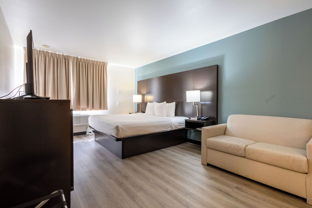 Standard Room, 1 King Bed, Non Smoking