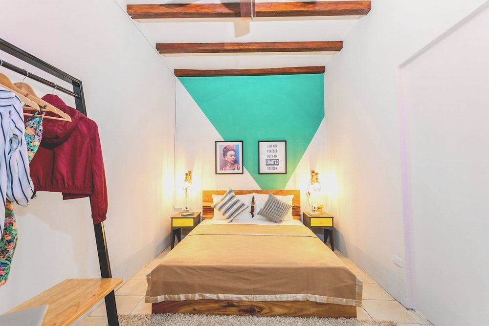 Standard Room (Queen), Private Bathroom