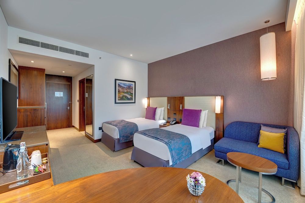 Premium Room, 2 Twin Beds, Accessible, Mountain View (Club Lounge Access)