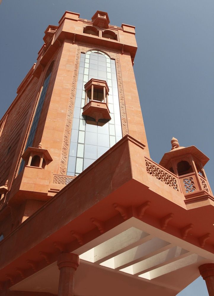 undefined Platinum Hotel 4