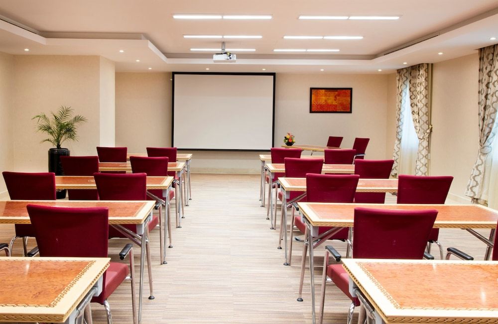 undefined Muscat Hotel & Apartment 7