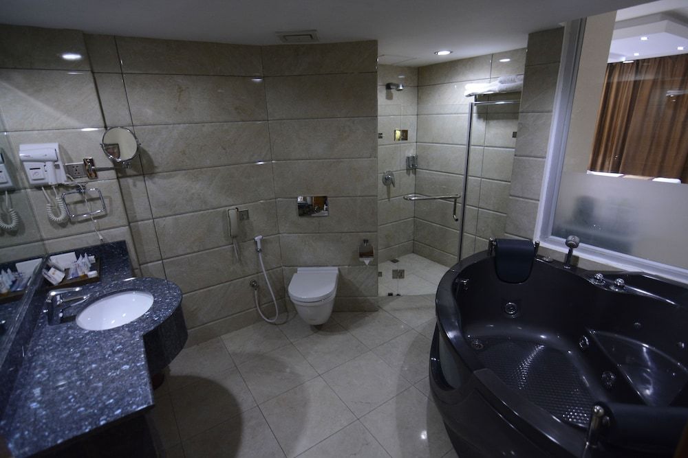 City Center Hotel Classic Suite 4