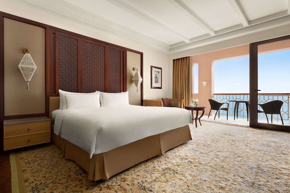 Shangri-La Al Husn, Muscat - Adults Only resort Deluxe Room, 1 King Bed