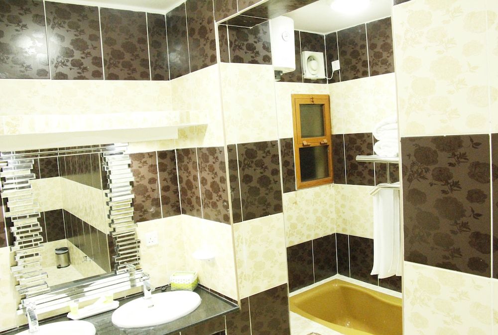 Riyam Hotel Muscat Executive Suite 8