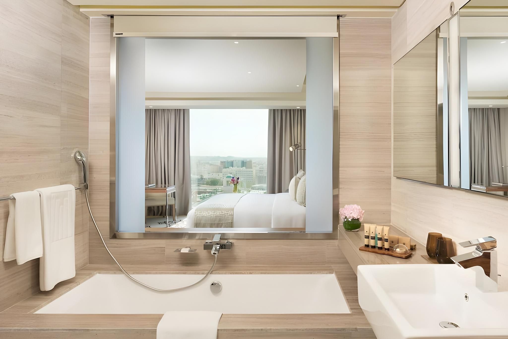 Club Twin Room with Executive Lounge Access