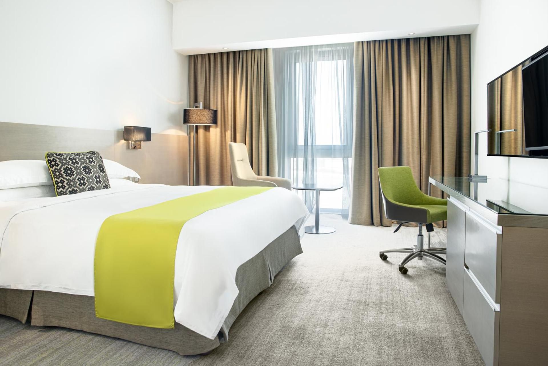 Novotel Muscat Airport Superior King Room with 1 Kingsize Bed