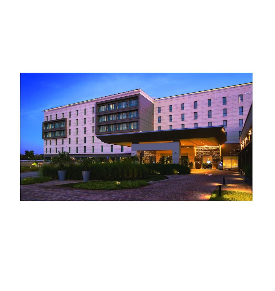 undefined Novotel Muscat Airport 5