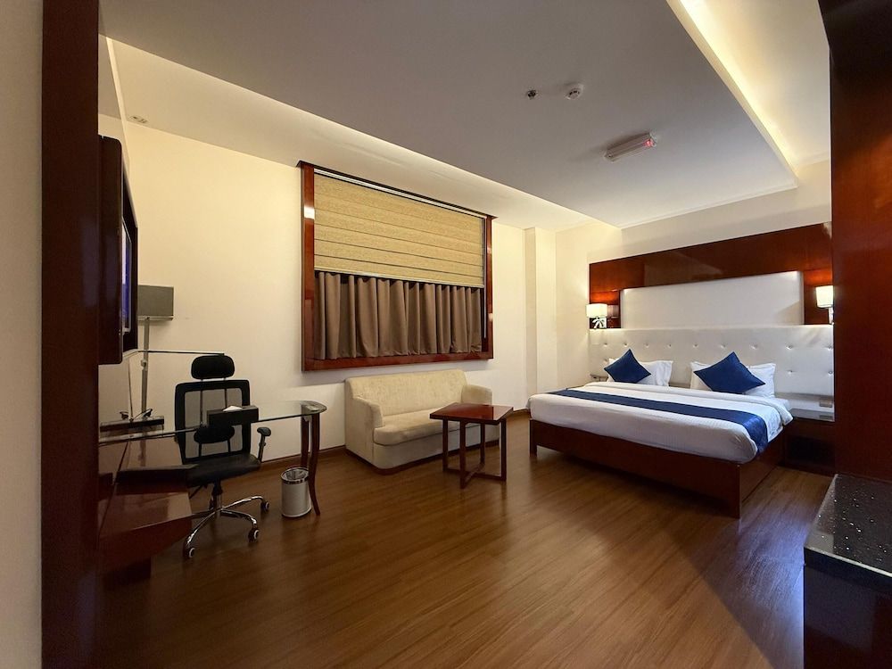 undefined Golden Tulip Headington Ruwi 6