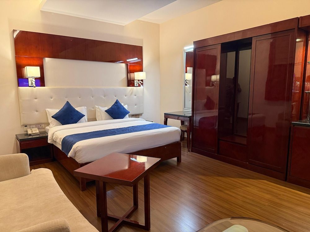 undefined Golden Tulip Headington Ruwi 3