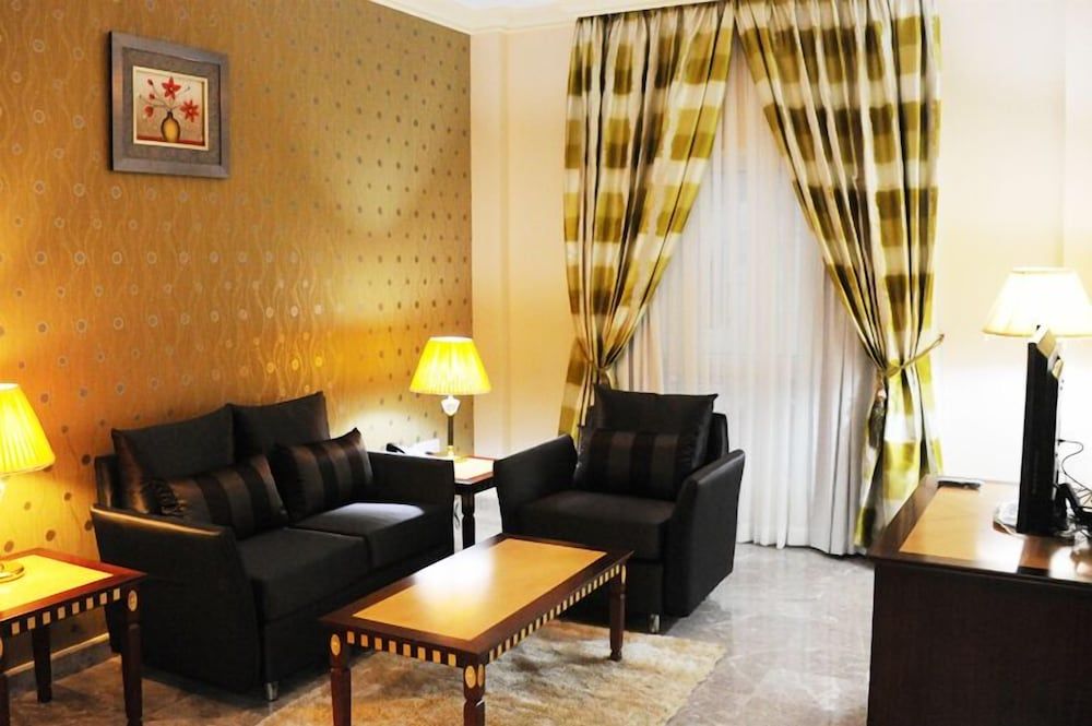 Pioneer Hotel Apartments Apartment, 2 Bedrooms 4