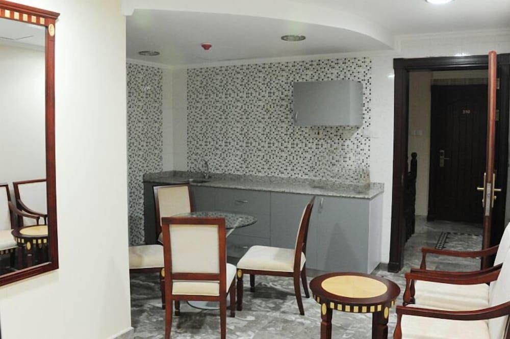 Pioneer Hotel Apartments Apartment, 2 Bedrooms 3