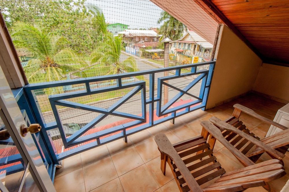 Hotel Posada Los Delfines Quadruple Room, Balcony 3