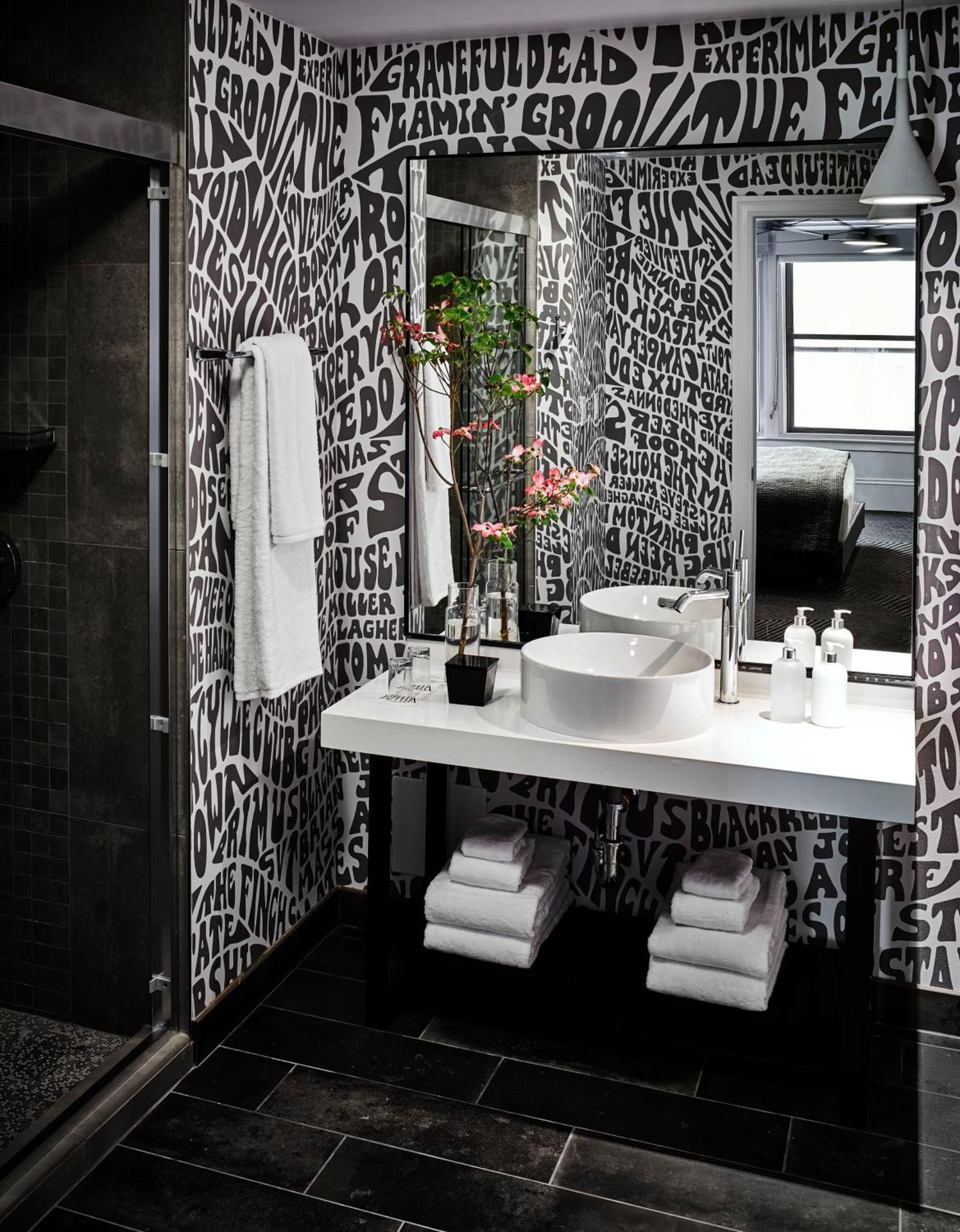 1 Bedroom King Suite