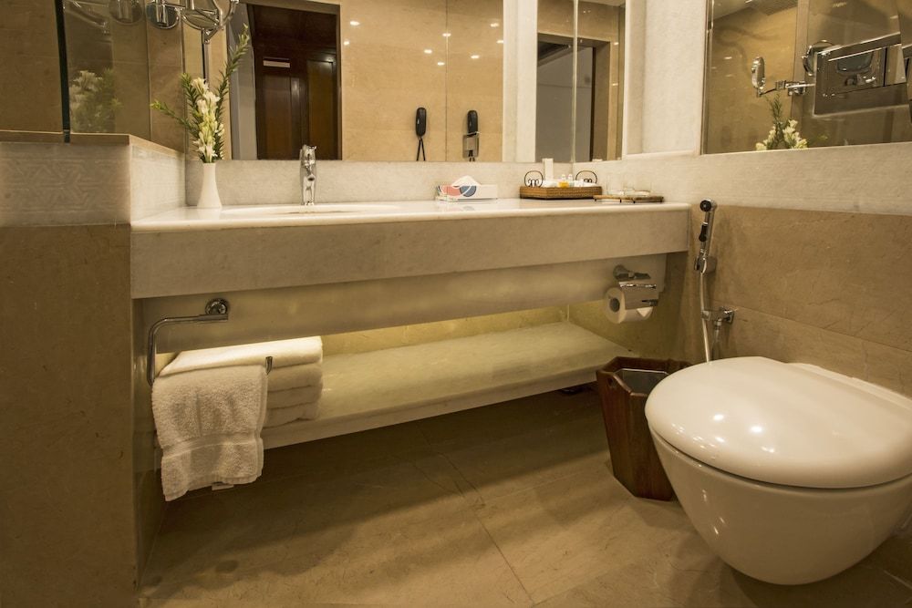 Faisalabad Serena Hotel Standard Twin Room 4