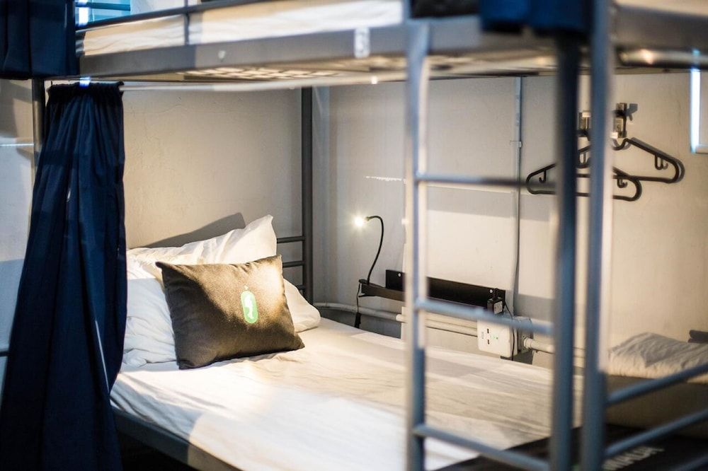 MIXED DORM | SHARED ROOM | SHARED BATHROOMS